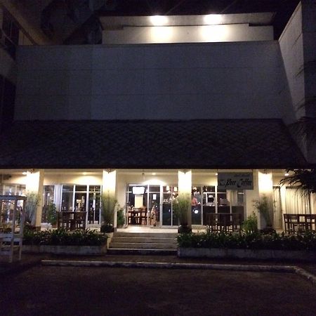Paradorn Inn Chumphon Bagian luar foto