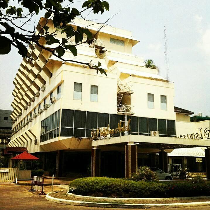 Paradorn Inn Chumphon Bagian luar foto
