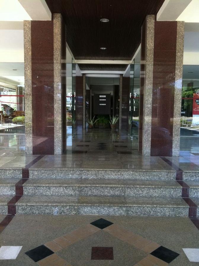 Paradorn Inn Chumphon Bagian luar foto