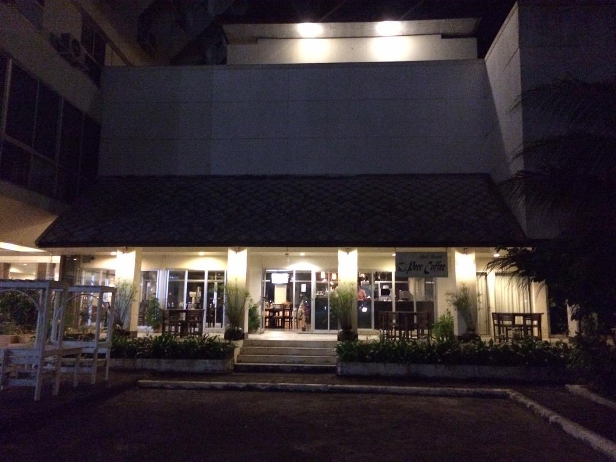 Paradorn Inn Chumphon Bagian luar foto