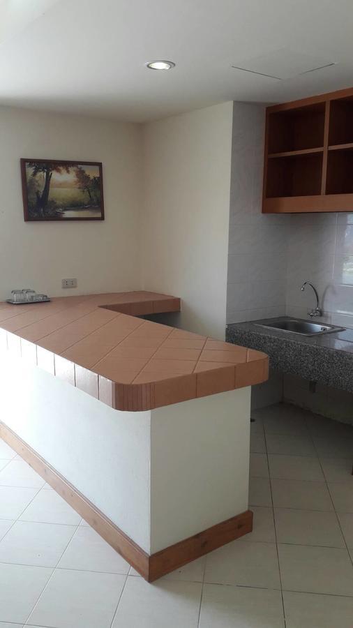 Paradorn Inn Chumphon Bagian luar foto